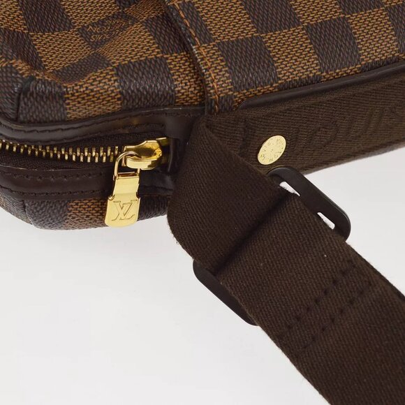 Louis Vuitton Damier Trotteur Beaubourg Shoulder Bag - Picture 8 of 10